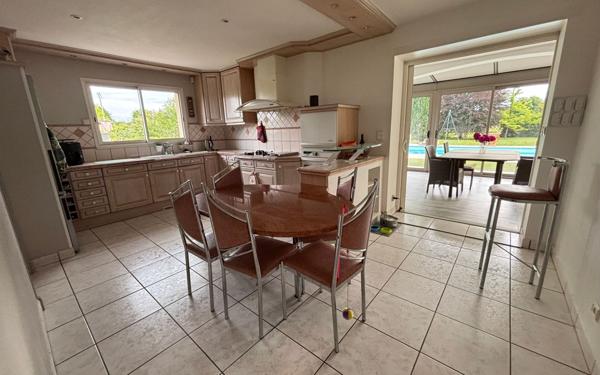 Maison à vendre    7 pièces • 206,50 m2 Fontaines-Saint-Martin