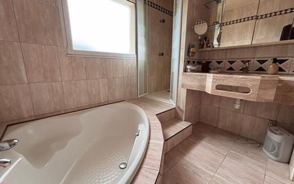 Maison à vendre    7 pièces • 206,50 m2 Fontaines-Saint-Martin