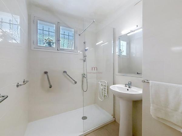 Appartement à NICE (06100)