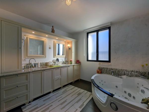 Appartement à vendre 4 pièces ARCACHON Centre (33) de 132m2