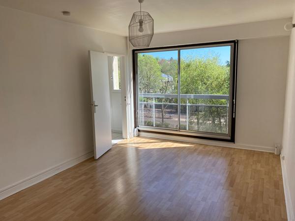 Studio Saint-Germain-en-Laye - rue des Marais Loyer 850 €/mois charges comprises **  - Référence  18366