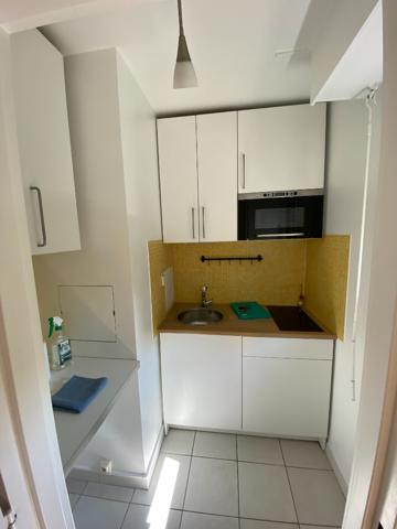Studio Saint-Germain-en-Laye - rue des Marais Loyer 850 €/mois charges comprises **  - Référence  18366