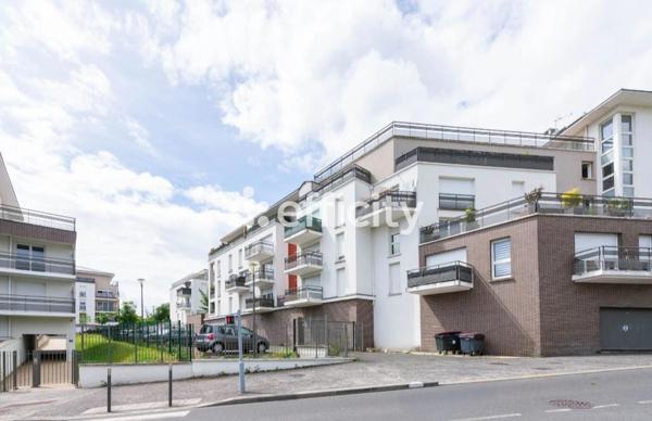 Appartement
         3 pièces
        - 64 m² 175 000 € *
