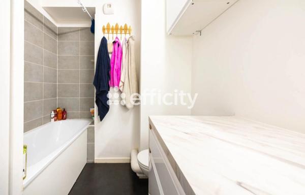 Appartement
         3 pièces
        - 64 m² 175 000 € *