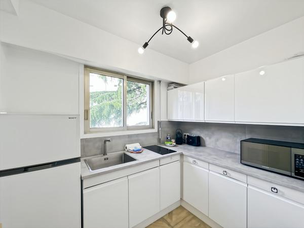 Location meublée à l'année : Bel Appartement Cannes 2 pièce(s) 34.51 m2