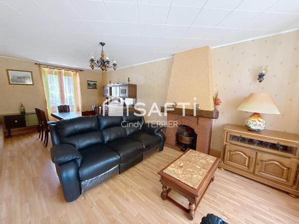 Maison de caractère 185 m² avec dépendances et terrain de 1027 m² à Colombe