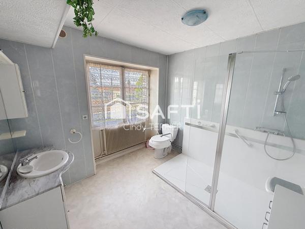 Maison de caractère 185 m² avec dépendances et terrain de 1027 m² à Colombe