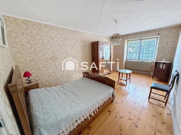 Maison de caractère 185 m² avec dépendances et terrain de 1027 m² à Colombe