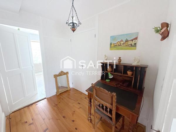 Maison de caractère 185 m² avec dépendances et terrain de 1027 m² à Colombe