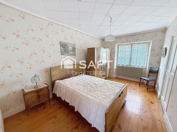 Maison de caractère 185 m² avec dépendances et terrain de 1027 m² à Colombe