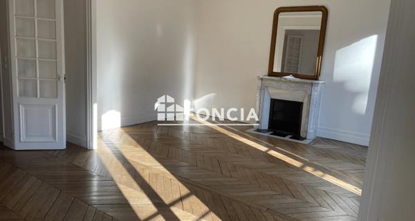 Location Appartement 3 pièces 52.36 m² - Paris 75004