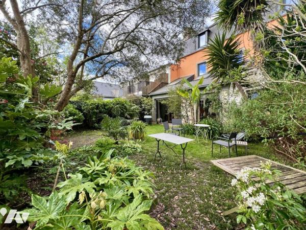 MERVILLE - Beaux volumes pour cette maison avec jardin et garage