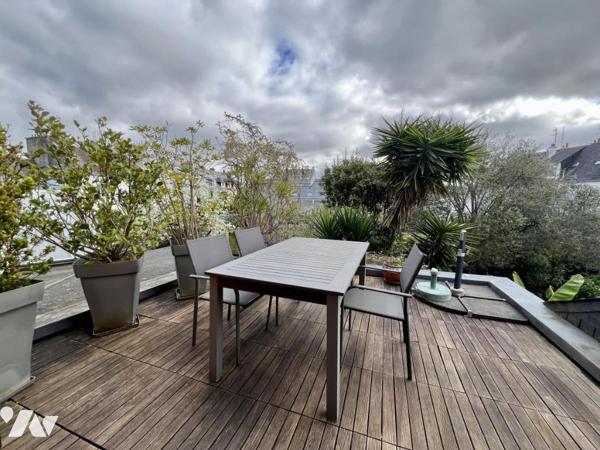 MERVILLE - Beaux volumes pour cette maison avec jardin et garage