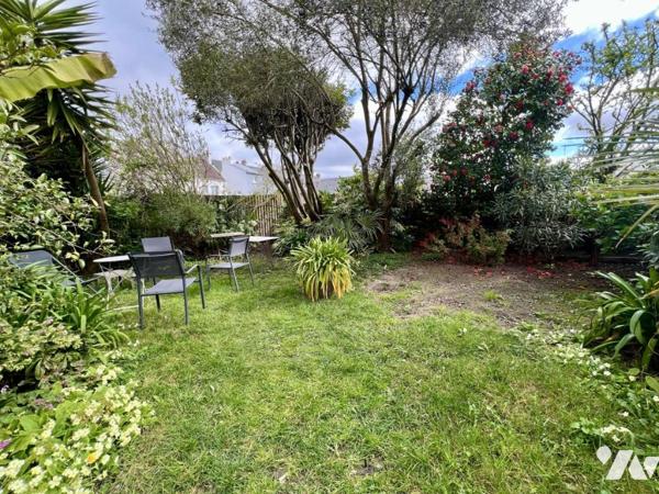 MERVILLE - Beaux volumes pour cette maison avec jardin et garage