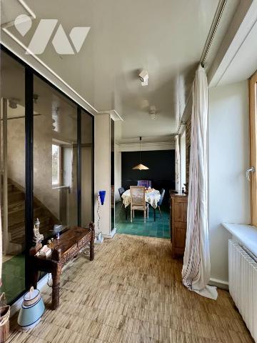 MERVILLE - Beaux volumes pour cette maison avec jardin et garage