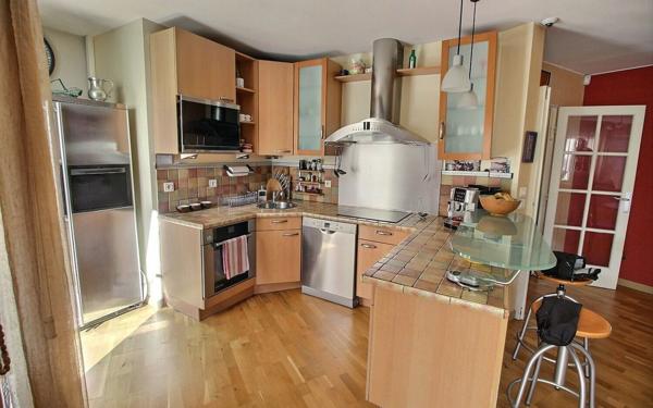 Appartement à vendre    3 pièces • 73,41 m2 Marseille 5