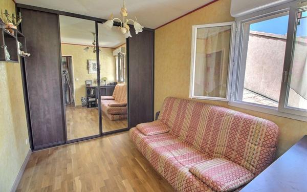 Appartement à vendre    3 pièces • 73,41 m2 Marseille 5