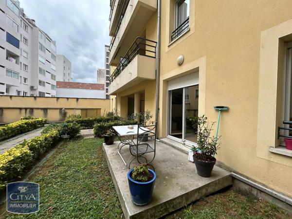 Appartement à louer 2 pièces 39.82m² Tarbes (65000)