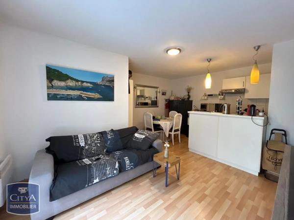 Appartement à louer 2 pièces 39.82m² Tarbes (65000)