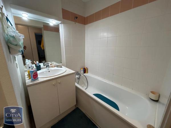 Appartement à louer 2 pièces 39.82m² Tarbes (65000)