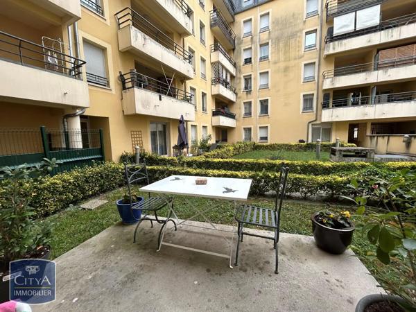 Appartement à louer 2 pièces 39.82m² Tarbes (65000)