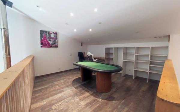 Maison à vendre    5 pièces •  Pons