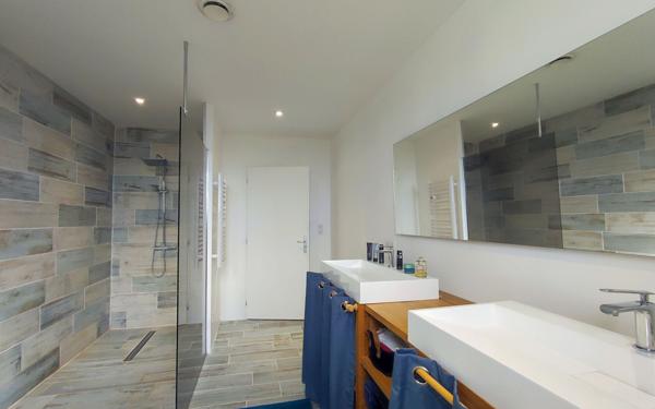 Maison à vendre    5 pièces •  Pons