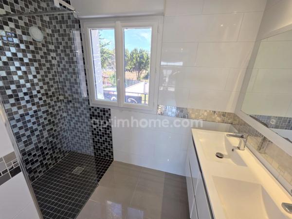 Maison Contemporaine d'Exception - 204 m2 - 9 pièces / 5 Chambres - Piscine et Géothermie