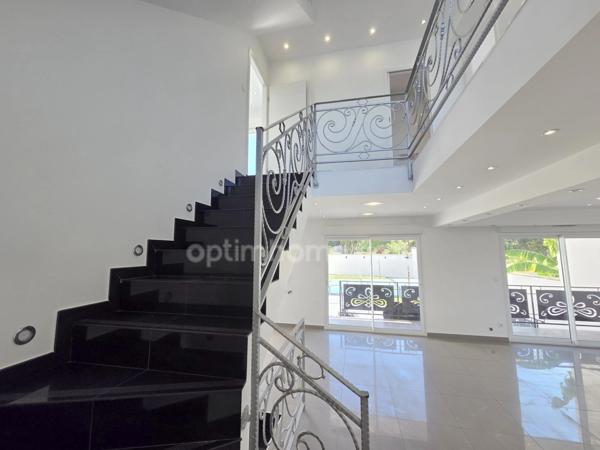Maison Contemporaine d'Exception - 204 m2 - 9 pièces / 5 Chambres - Piscine et Géothermie