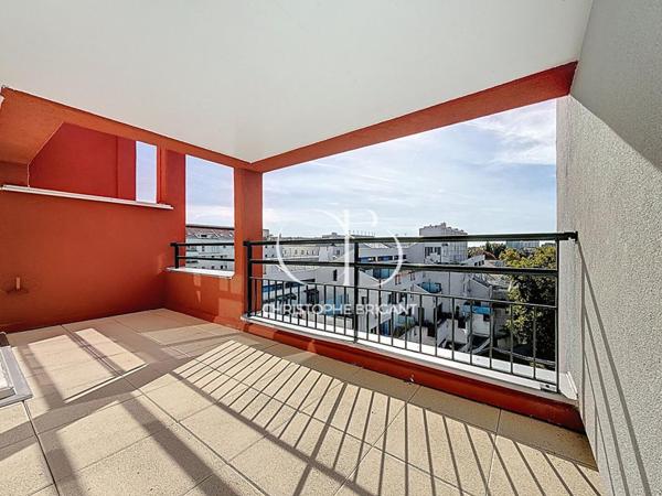 Appartement Villejuif 5 pièce(s) TERRASSE ET BALCON