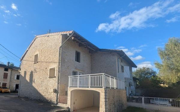 Maison à vendre    4 pièces •  Hautecourt-Romanèche