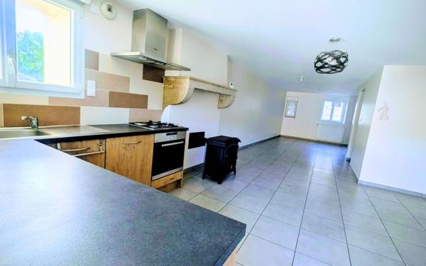 Maison à vendre    4 pièces •  Hautecourt-Romanèche