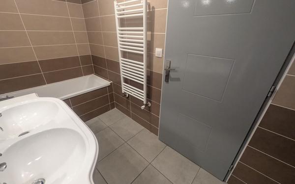 Maison à vendre    4 pièces •  Hautecourt-Romanèche