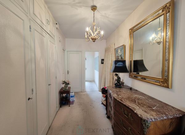 Centre-ville de Blois : appartement 80 m² + place de parking + cave
