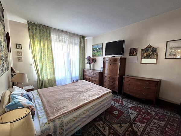 Centre-ville de Blois : appartement 80 m² + place de parking + cave