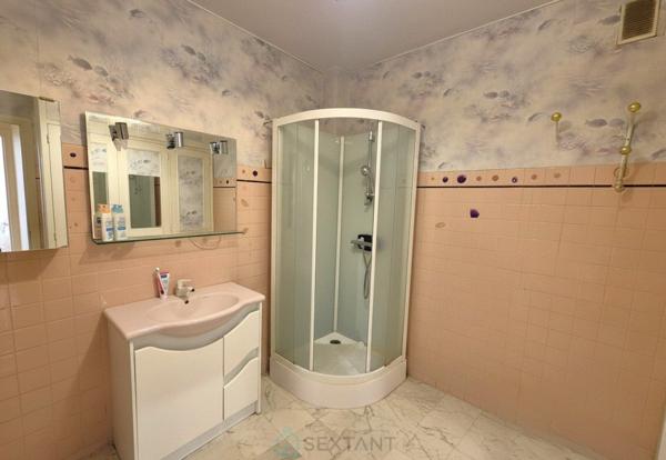 Centre-ville de Blois : appartement 80 m² + place de parking + cave