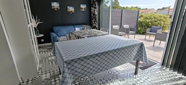 À Saint-Michel-Chef-Chef (44), maison de vacances avec véranda en bord de mer en résidence avec piscine