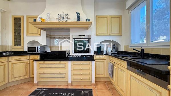 ARGELES-SUR-MER, BELLE VILLA, T4 AVEC GRAND GARAGE ET GRAND TERRAIN