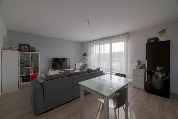 Appartement Mordelles 3 pièces / Terrasse / Récent / Parking / SUD OUEST