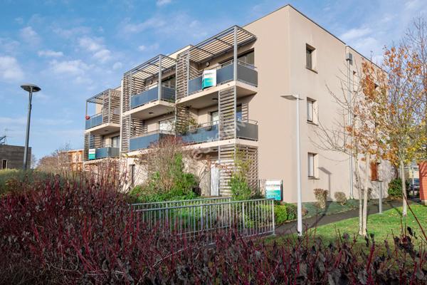 Appartement Mordelles 3 pièces / Terrasse / Récent / Parking / SUD OUEST