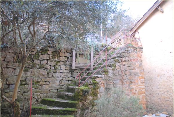 Maison à vendre 147m², 2 chambres, jardin + dépendances CURIS AU MONT D'OR (69250)