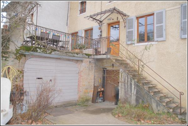 Maison à vendre 147m², 2 chambres, jardin + dépendances CURIS AU MONT D'OR (69250)