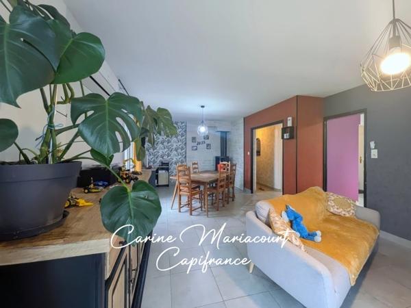 Maison de plain-pied 107 m² / 3 chambres / 2 garages et terrain de 2140 m2 – Proche Saint-Maixent-l’École