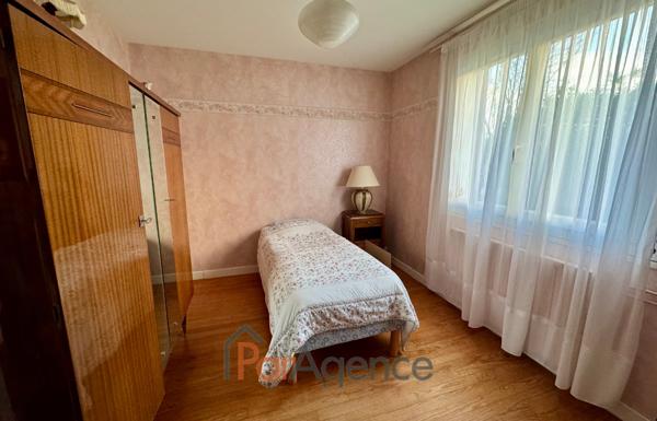 Maison 5 pieces + 2 studios 163 m2 habitables + garage 45 m2