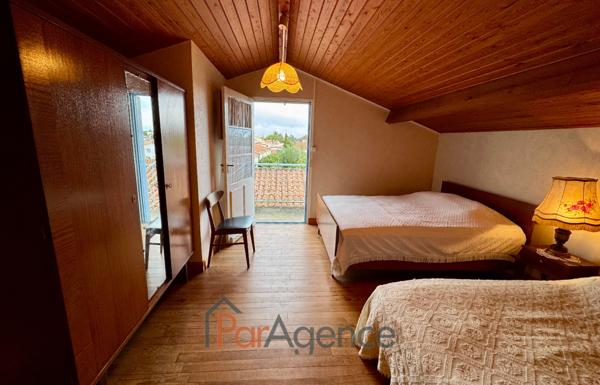 Maison 5 pieces + 2 studios 163 m2 habitables + garage 45 m2