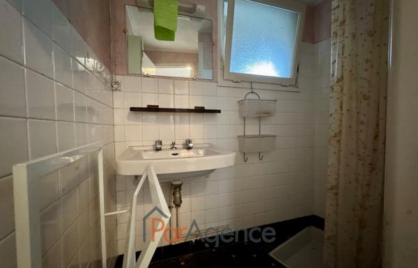 Maison 5 pieces + 2 studios 163 m2 habitables + garage 45 m2