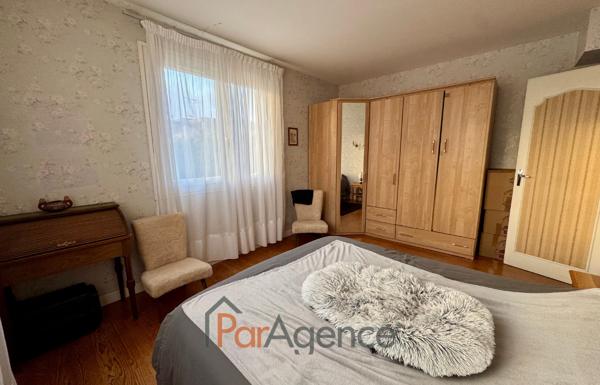 Maison 5 pieces + 2 studios 163 m2 habitables + garage 45 m2