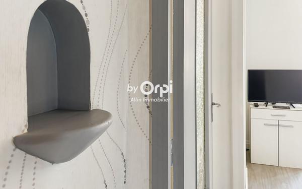 Maison à vendre    3 pièces • 39,57 m2 Montluçon