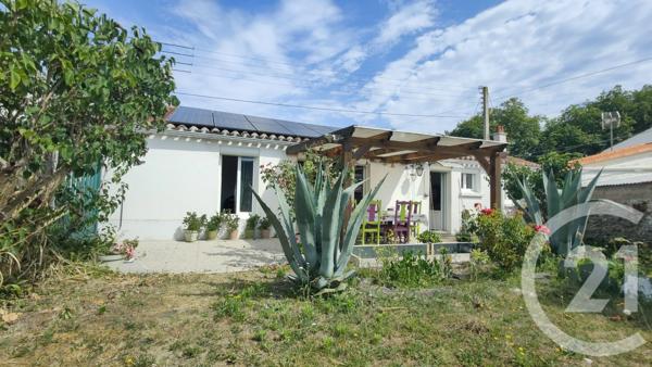 Maison à vendre  2 pièces - 51,78 m 2   LE FENOUILLER  - 85