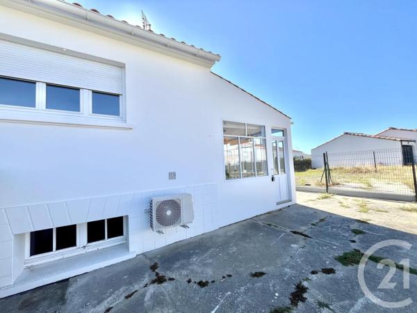 Maison à vendre  2 pièces - 51,78 m 2   LE FENOUILLER  - 85